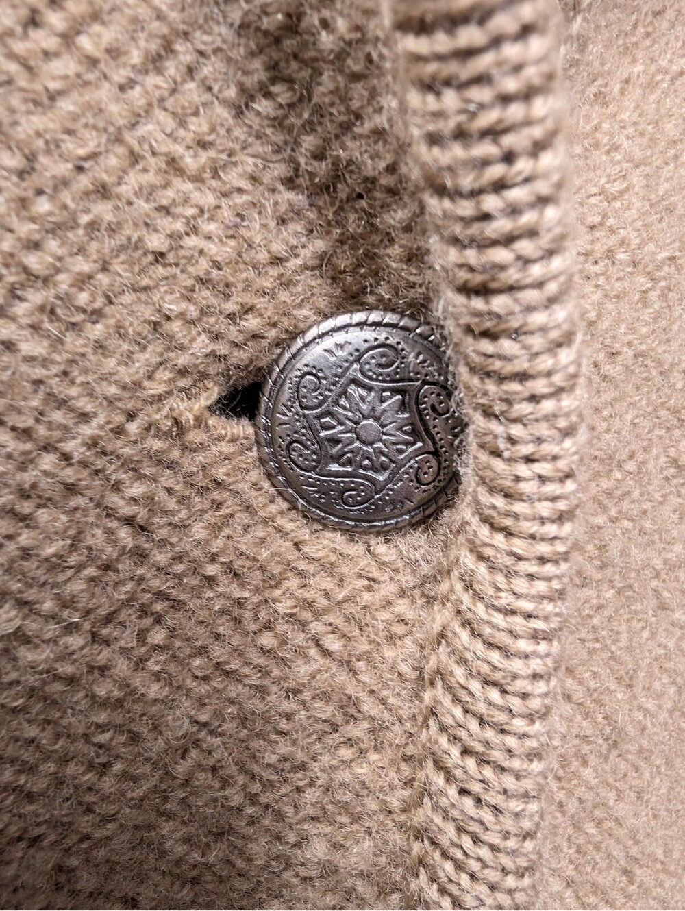 Vtg LL Bean Cardigan Sweater Beige 100% Wool Button Nordic Classic Size Medium - Picture 3 of 5